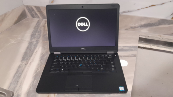 Dell Latitude E5470 de 14 pulgadas, Intel i5-6300HQ, 8 GB de RAM, 120 GB de SSD, Wi-Fi + Bluetooth, Windows 10 Pro